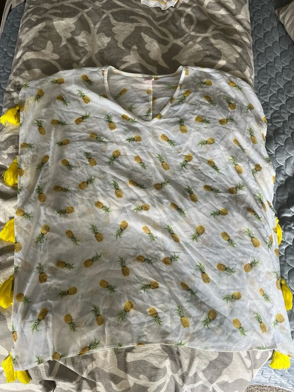 Xhilaration V-Neck Women's Coverup Tunic Yellow Tassel Pineapple Print Medium